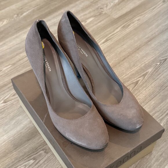 Bottega Veneta Suede Pumps - Picture 1 of 4